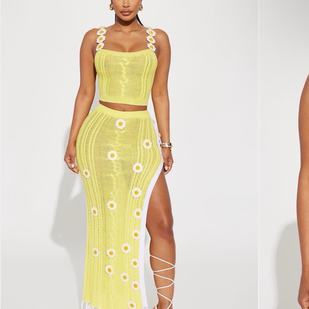 Fashion Nova Yellow Daisy Maxi Dress